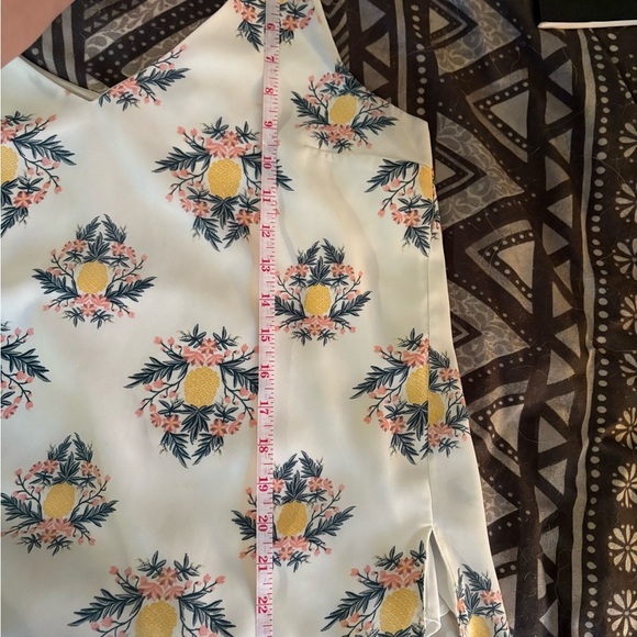 Kismet Gray and White Sleeveless Tank Top - Picture 6 of 6